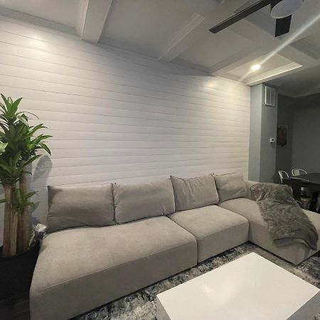 The Blue House! Modern+ Rooftop Deck+ Parking 볼티모어 외부 사진